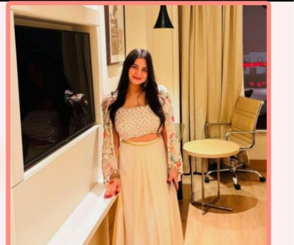  Jasmin Arora